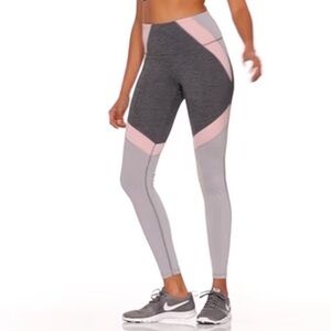 Old Navy Active Women’s Gray and Pink Leggings, size XS Petite